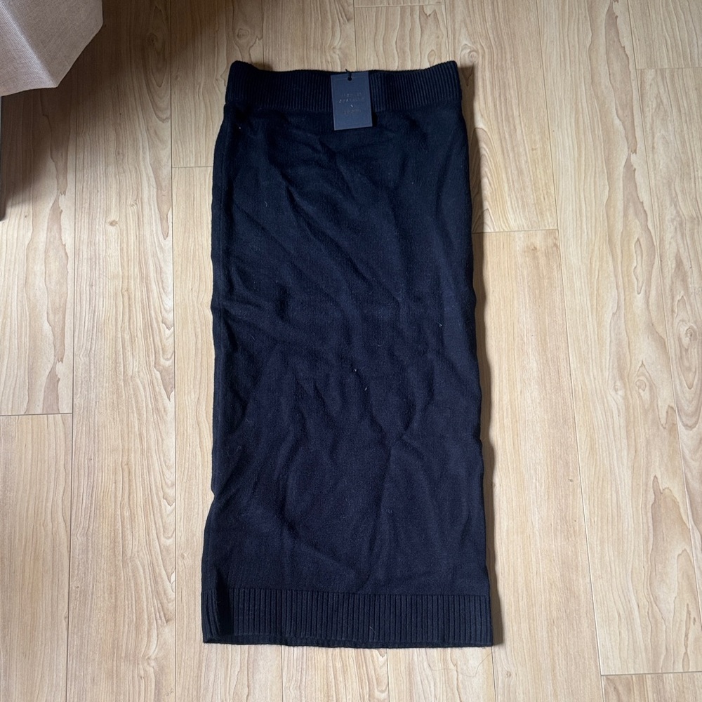 Michael Costello Black Ribbed Knit Midi Skirt